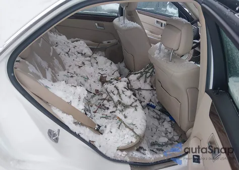 2014 Mercedes-Benz E 350 4Matic z USA, uszkodzony, nr VIN WDDHF8JB8EA829356